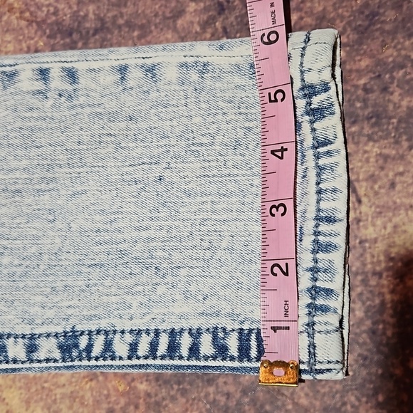 Twenty One Black | Destroyed Curvy Midrise Skinny Jeans - Picture 10 of 10